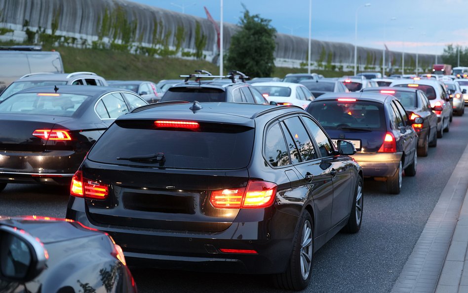 Tatry ugięły się pod najazdem turystów. Wielokilometrowe korki, drogie parkingi