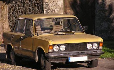 Karta pojazdu: powiaty skarżą postanowienie odrzucające ich pozew zbiorowy