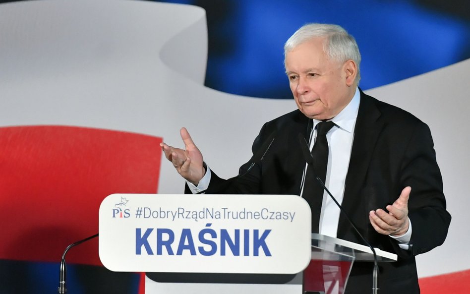 Prezes PiS Jarosław Kaczyński podczas spotkania z wyborcami w Kraśniku