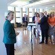 Przewodnicząca Komisji Europejskiej Ursula Von der Leyen wita komisarzy europejskich wyznaczonych po