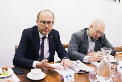 Wiele kontrowersji wśród ekonomistów budzi pakiet fiskalny, zwany „piątką” PiS. Uczestnicy debaty zg