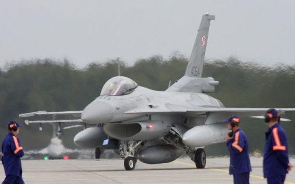 Polska ma 48 samolotów F-16: 36 w Krzesinach pod Poznaniem, 12 w Łasku niedaleko Łodzi