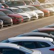 To dobry moment na kupno używanego auta. Samochody z drugiej ręki są coraz tańsze