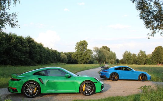 Porsche 911 Turbo S vs. Porsche 911 GT3