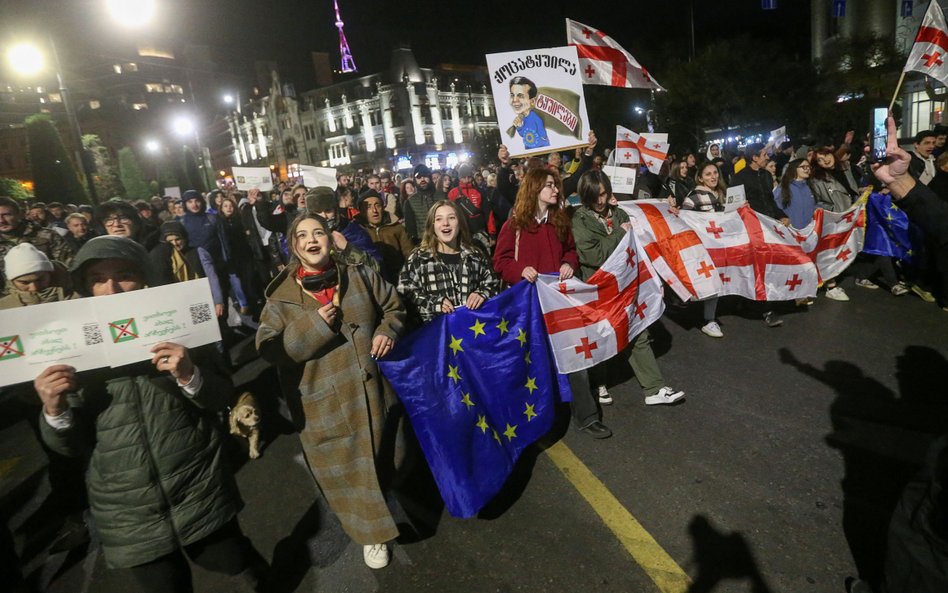 Protestujący na ulicach Tbilisi