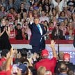 Prezydent USA Donald Trump stara się przekonać, że sytuacja gospodarcza nie jest tak zła, jak pokazu