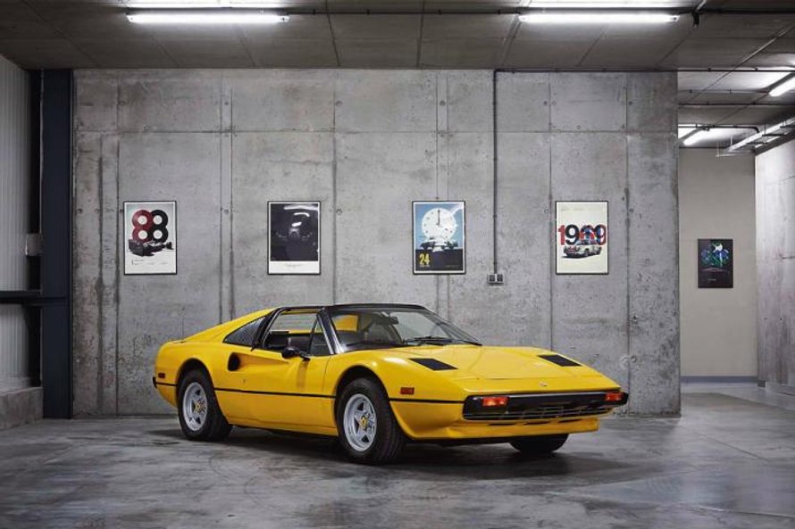 Wersja GTS to wóz w nadwoziu targa. Upraszczając, to taki pół-kabriolet.