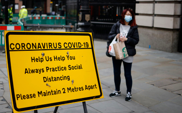 Co pięćdziesiąty Anglik zakażony koronawirusem w ubiegłym tygodniu