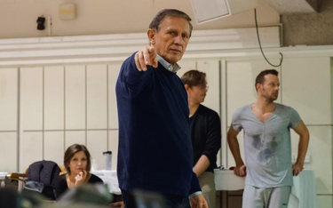 Jan Englert w trakcie prób „Kordiana”. Premiera w Teatrze Narodowym odbyła się 19 listopada