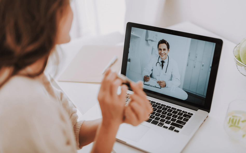 Lekarz zbada przez komputer. Pandemia nakręca telemedycynę