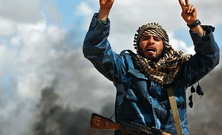 Bóg jest wielki! – krzyczeli rewolucjoniści na drodze do Bengazi, gdzie samoloty zachodniej koalicji