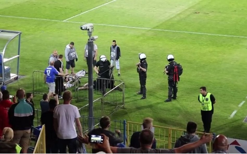 Policjanci przebrani za fotoreporterów - Komendant Główny Policji odpowiada na list HFPC