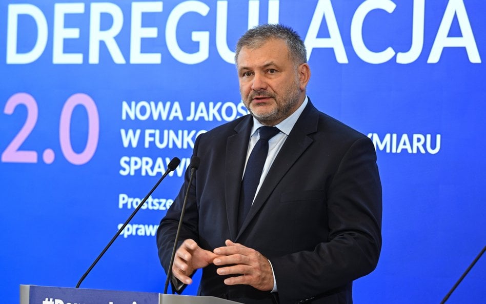 Minister sprawiedliwości Waldemar Żurek podczas konferencji prasowej "DEREGULACJA 2.0: nowa jakość w
