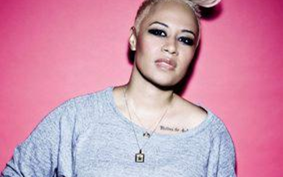 Emeli Sande promuje swą płytę singlem „Next To Me”. To hołd złożony muzyce