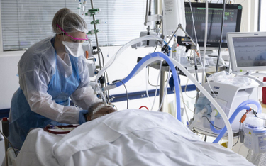 Pandemia. W Polsce zmarło ponad 350 pracowników służby zdrowia