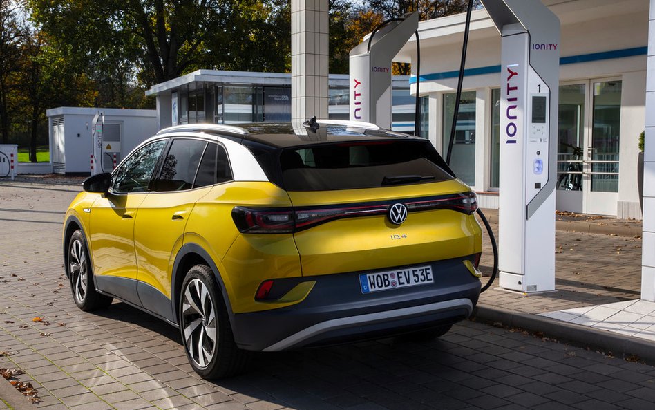 Volkswagen poinformował o ryzyku pożaru akumulatora trakcyjnego modelu ID.4., obejmujące łącznie pon