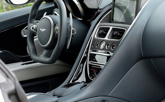 Aston Martin DBS Superleggera