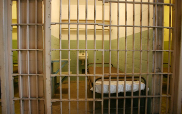 USA: Szeryfowie zarabiali na niekarmieniu więźniów