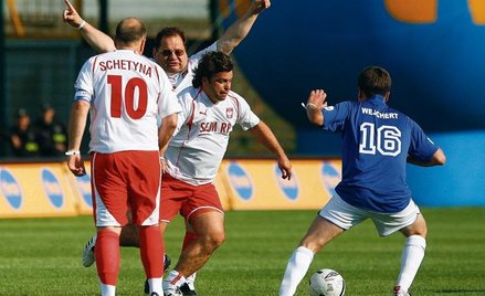 Politycy kontra gwiazdy TVN wystąpią w meczu charytatywnym.