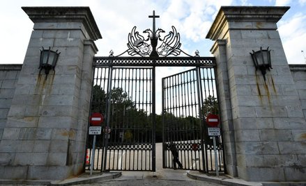 Wejście na teren "Doliny Upadłych", gdzie znajduje się mauzoleum Franco