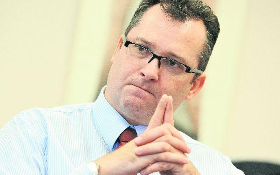 Prezes Mirosław Krutin ma trudne zadanie pogodzenia oczekiwań związków zawodowych, Skarbu Państwa or