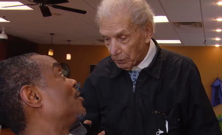 107-letni fryzjer. Strzyże od 96 lat i nie planuje przestać