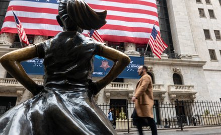 Cztery biliony dolarów wyparowały z amerykańskiego rynku akcji. Winna polityka Trumpa?