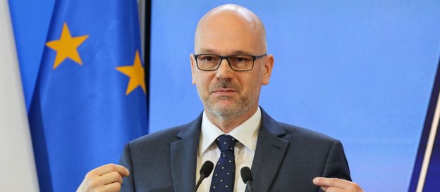 Do Trybunału Konstytucyjnego znowu może trafić polityk, a miało być inaczej - komentują prawnicy.