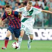 Rok 2013, PGE Arena: Lechia Gdańsk–FC Barcelona. Pawel Dawidowicz walczy o piłkę z Leo Messim. Wynik