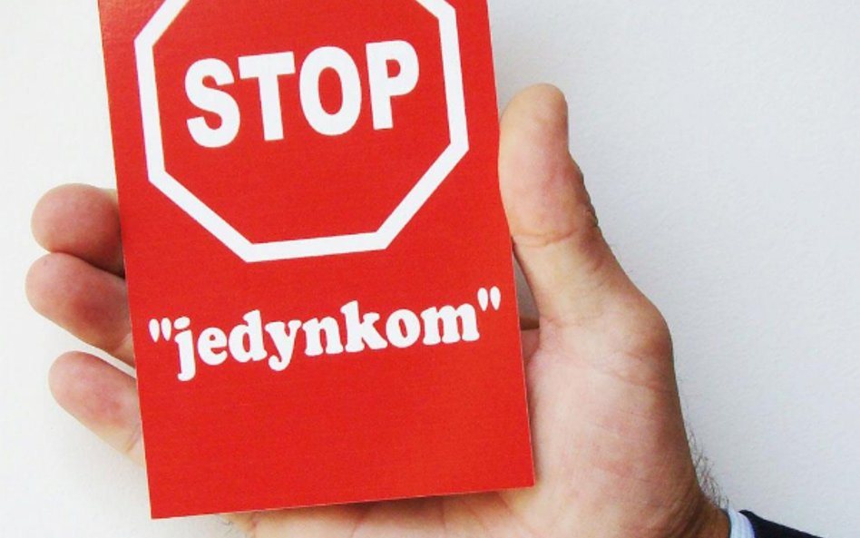 Facebookowa akcja "Stop jedynkom"