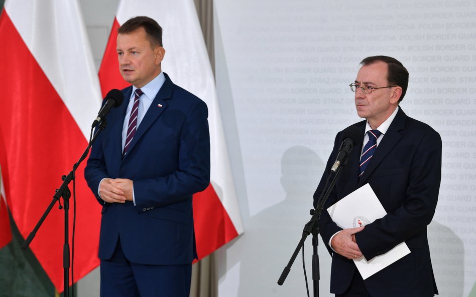 Mariusz Błaszczak i Mariusz Kamiński są przekonani, że stan wyjątkowy należy przedłużyć