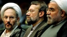 Ali Laridżani (w środku) był kluczowym przedstawicielem reżimu w Teheranie