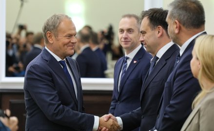 Premier Donald Tusk  i minister finansów Andrzej Domański