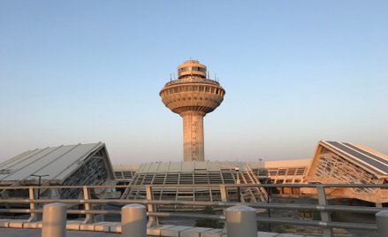 Terminal na lotnisku Zwartnoc w Armenii został wyłączony z użytku w 2011 roku.