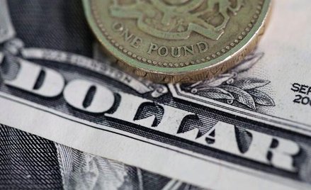 W piątek na koniec dnia kurs euro spadł poniżej 4,03 zł.