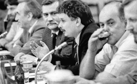 Okrągły Stół był przedsięwzięciem taktycznym, a nie organiczną umową zawartą pomiędzy rządzącymi a s