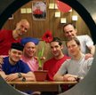 Ochotnicy przebywali w zamknięciu 105 dni. Komunikacja ze światem odbywała się z opóźnieniem, jak po