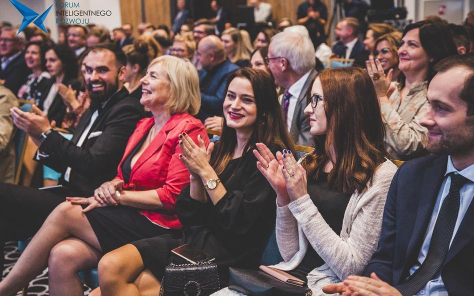 „Odkrywamy to, co niewidzialne” – jubileuszowe Forum Inteligentnego Rozwoju