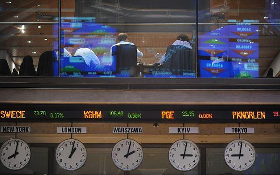 WIG20 rozpoczął dzień od poziomu 2457 pkt., czyli 0,1 proc. wyżej niż w środę