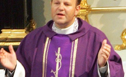 Ks. Kazimierz Sowa przyjaźni się z wypłwymi politykami PO.