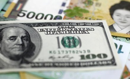 Wyczekiwanie na dane makro