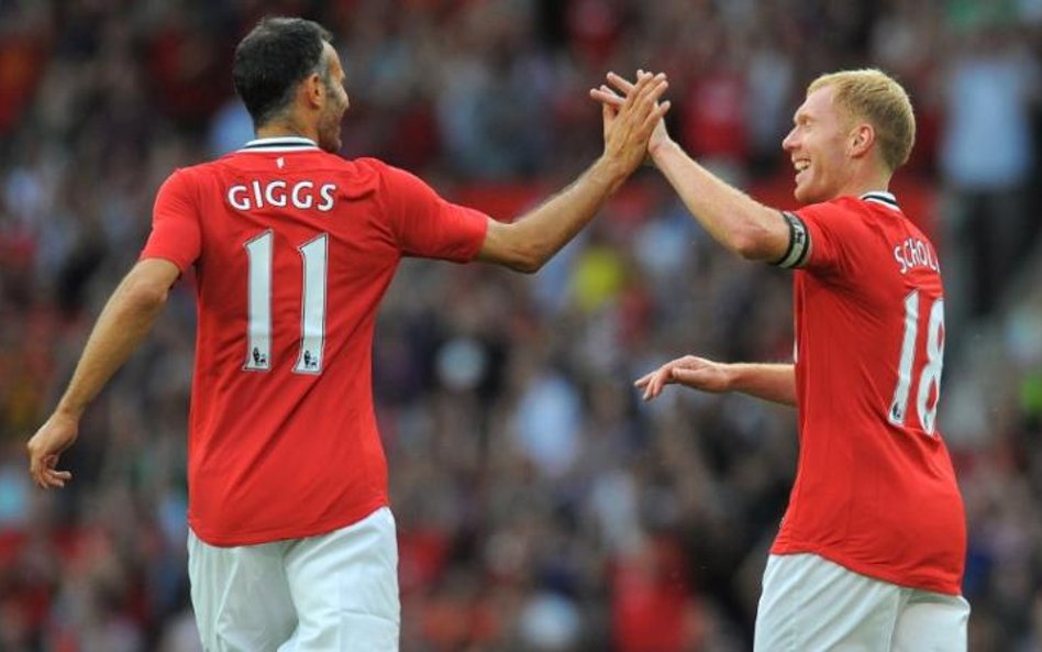 Paul Scholes i Ryan Giggs (z lewej) z Manchesteru United