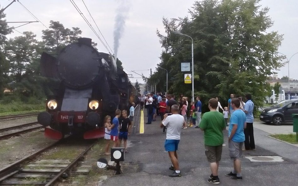 Pociągi retro będą jeździły po trasach Małopolski od kwietnia do grudnia 2017 r.
