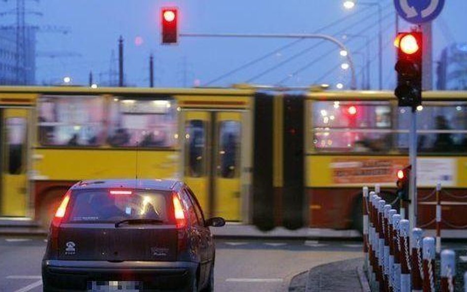 Inteligentny algorytm przepuści autobus na światłach