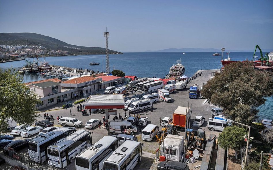 Już w Turcji. Port w Dikili