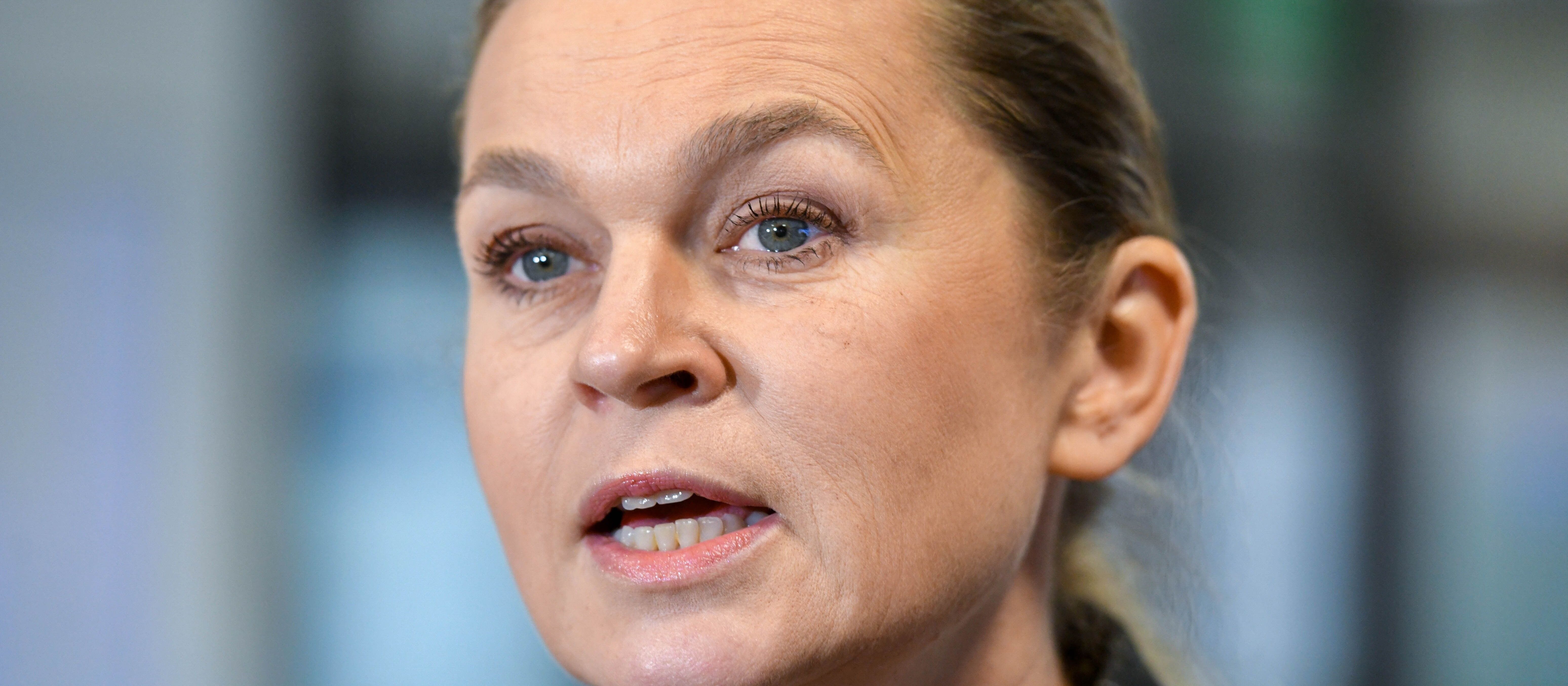 Koniec opadających spodni w szkołach. MEN szykuje nowe przepisy