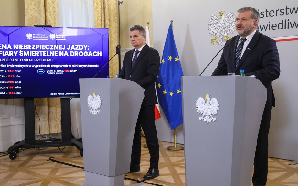 Dariusz Korneluk i Waldemar Żurek w czasie konferencji poświęconej walce z drogowymi recedywistami