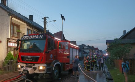 Wielki pożar w małopolskiej wsi Nowa Biała. Premier zapowiada pomoc