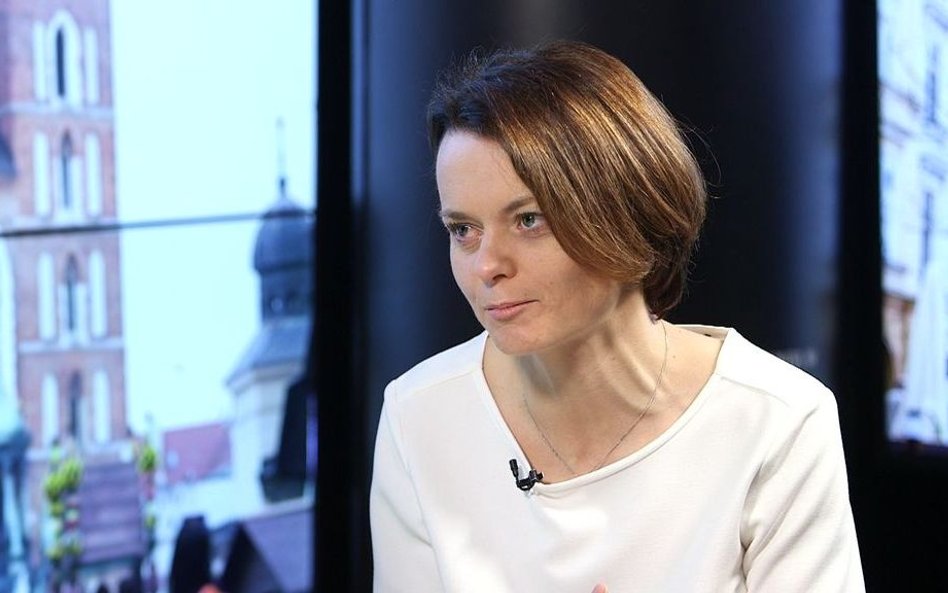 Emilewicz: Zamknięcie centrów handlowych? To zależy od ministra zdrowia
