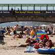 Plaża w Bournemouth na południu Anglii, 30 maja